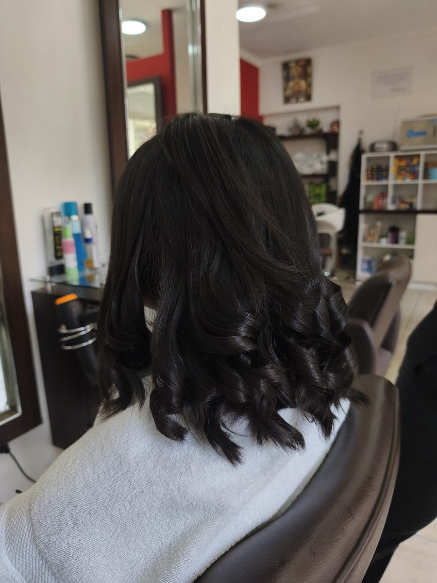 Ondas marcadas y con brillo terminadas en el salón