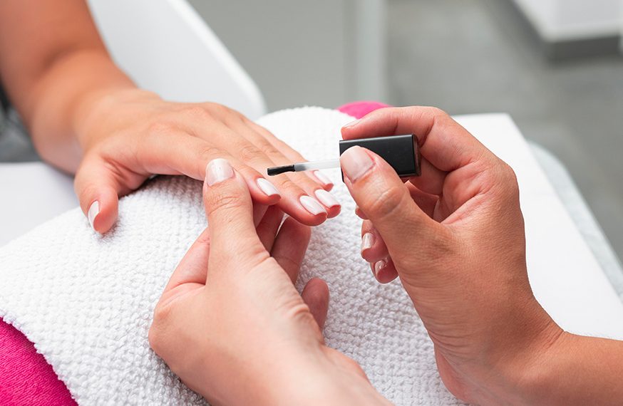 Manicure en proceso